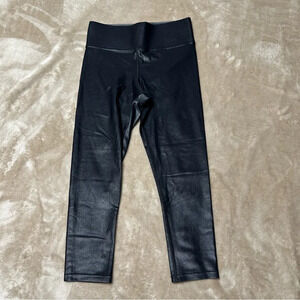 Carbon38 Takara Shine High Rise Black Capri Leggings Size XS